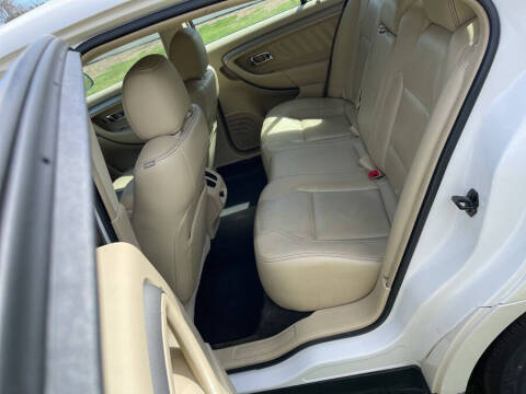 2014 Ford Taurus SEL