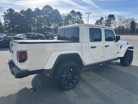 2025 Jeep Gladiator NightHawk