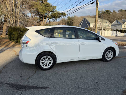 2012 Toyota Prius v Three