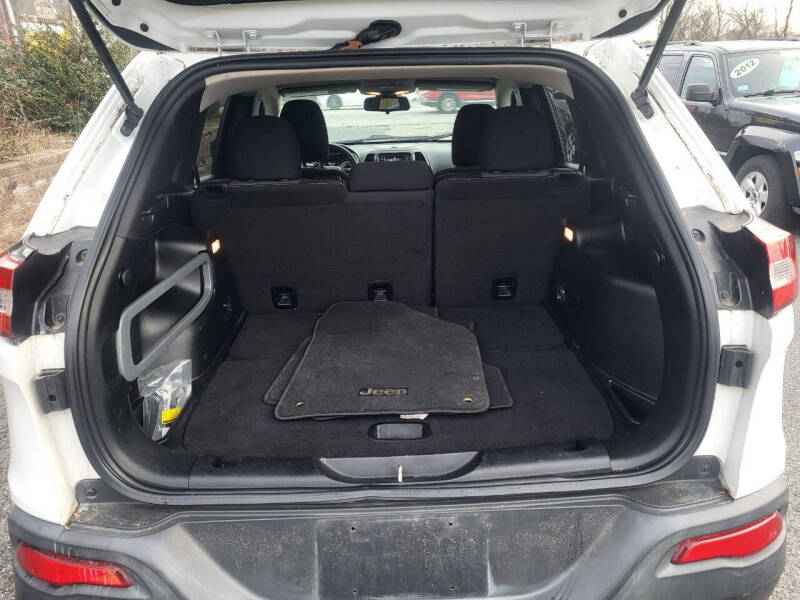 2017 Jeep Cherokee Sport