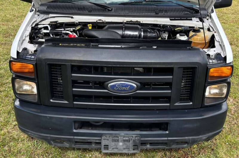 2011 Ford E-Series E-350 SD