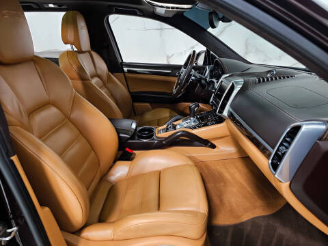 2016 Porsche Cayenne GTS