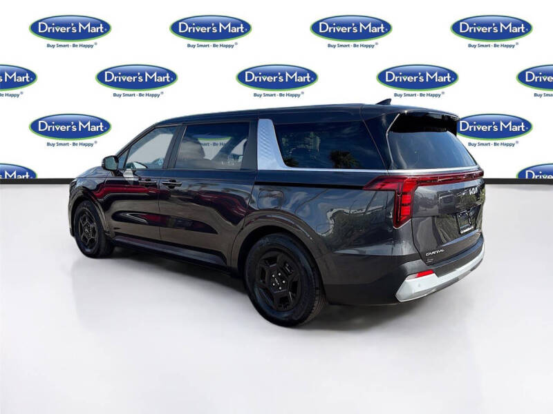 2025 Kia Carnival LXS