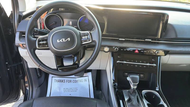 2024 Kia Carnival EX