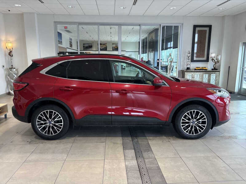 2022 Ford Escape Plug-In Hybrid Titanium