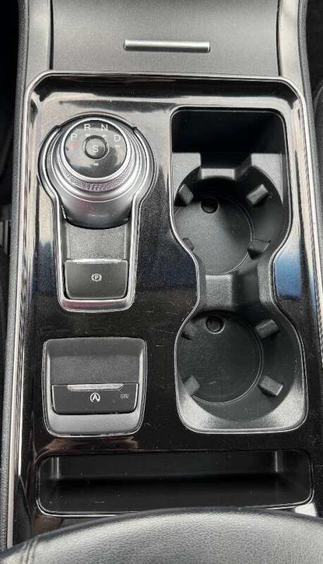 2020 Ford Edge SE