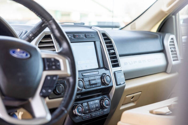 2017 Ford F-350 Super Duty Lariat