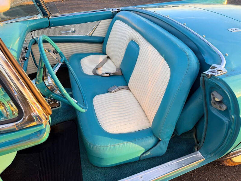 1956 Ford Thunderbird