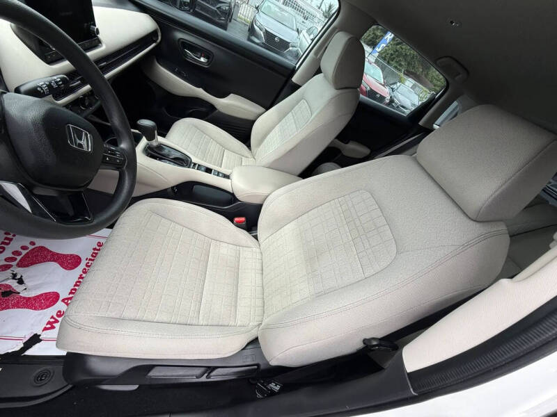 2025 Honda HR-V LX