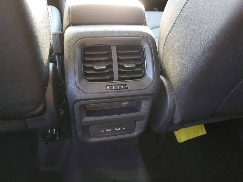 2026 Volkswagen Taos SEL 4Motion