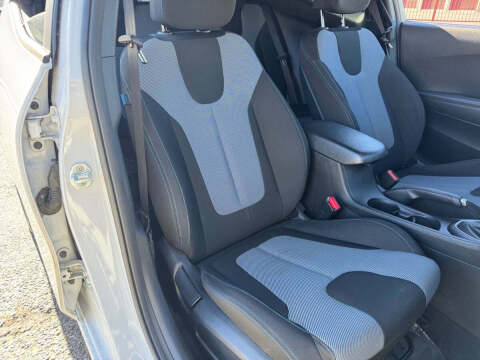 2019 Hyundai Veloster