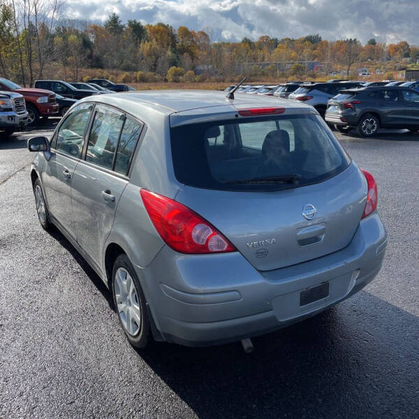 2011 Nissan Versa 1.8 S