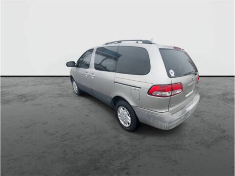 2001 Toyota Sienna