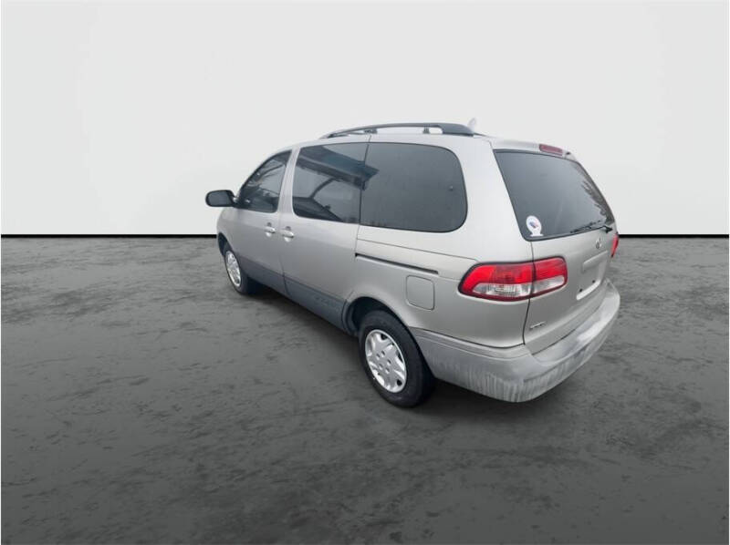 2001 Toyota Sienna