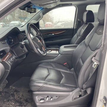 2018 Cadillac Escalade Luxury