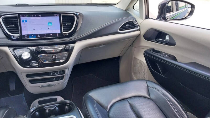 2022 Chrysler Pacifica Touring L