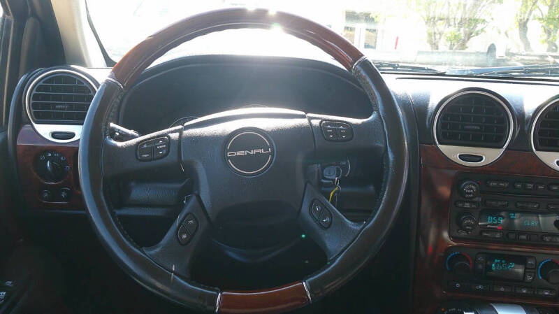 2005 GMC Envoy XL Denali