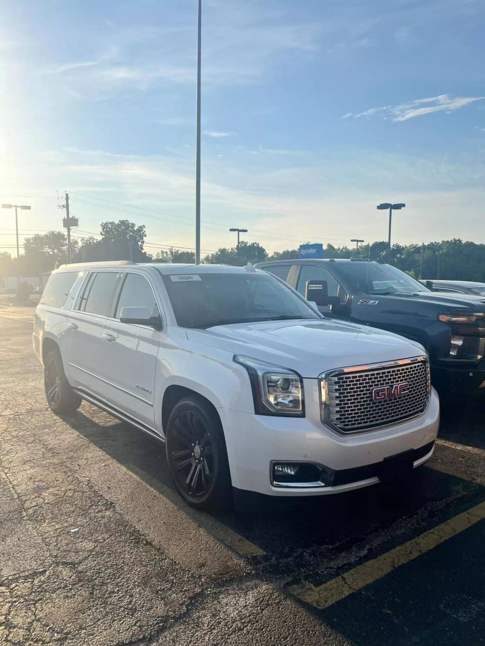 White 2017 GMC Yukon XL Denali 4x4 Denali 4dr SUV 1