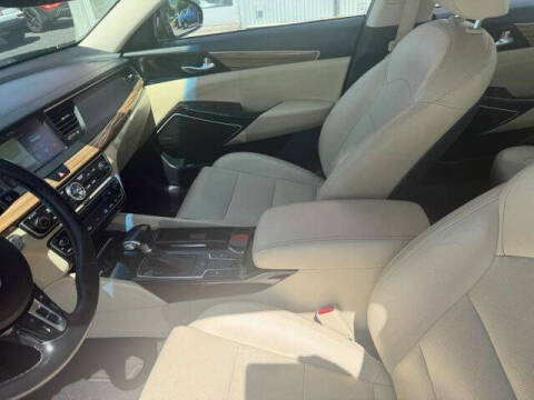 2018 Kia Cadenza Premium