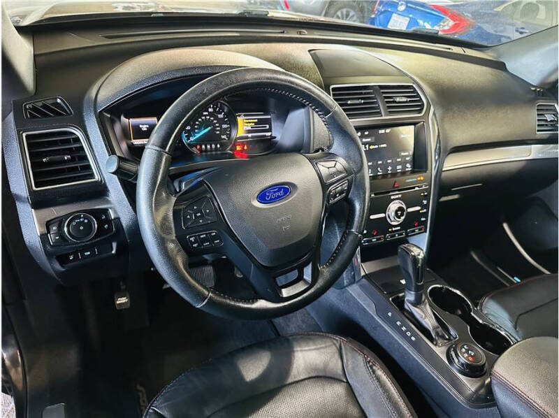 2017 Ford Explorer Sport