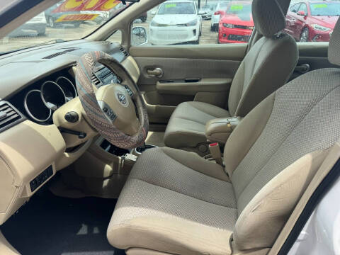 2009 Nissan Versa 1.8 S