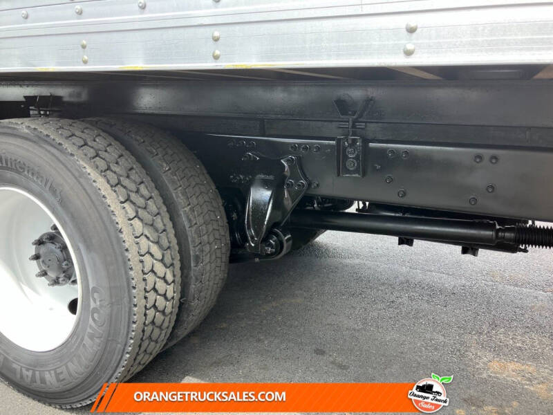 2019 Freightliner M2 106