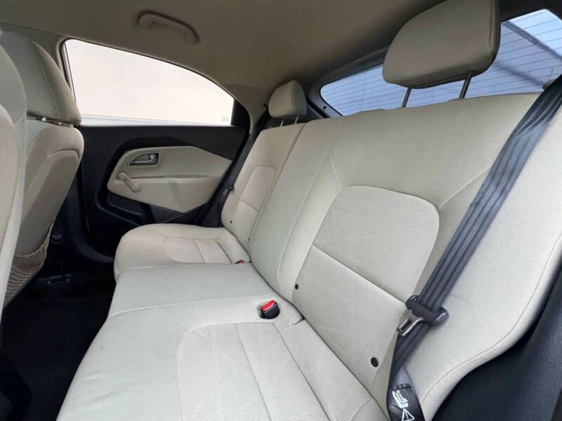 2012 Kia Rio 5-Door LX