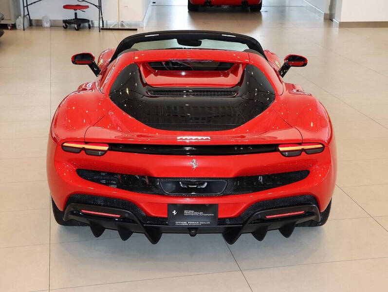 2024 Ferrari 296 GTS