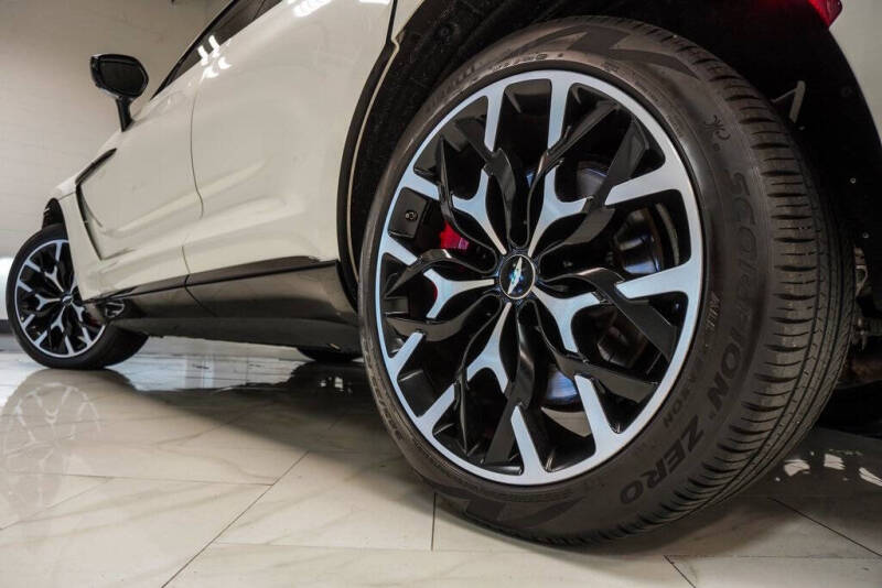 2021 Aston Martin DBX