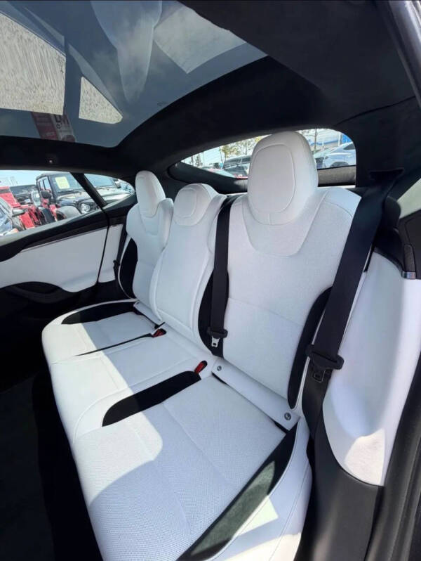 2026 Tesla Model S Plaid