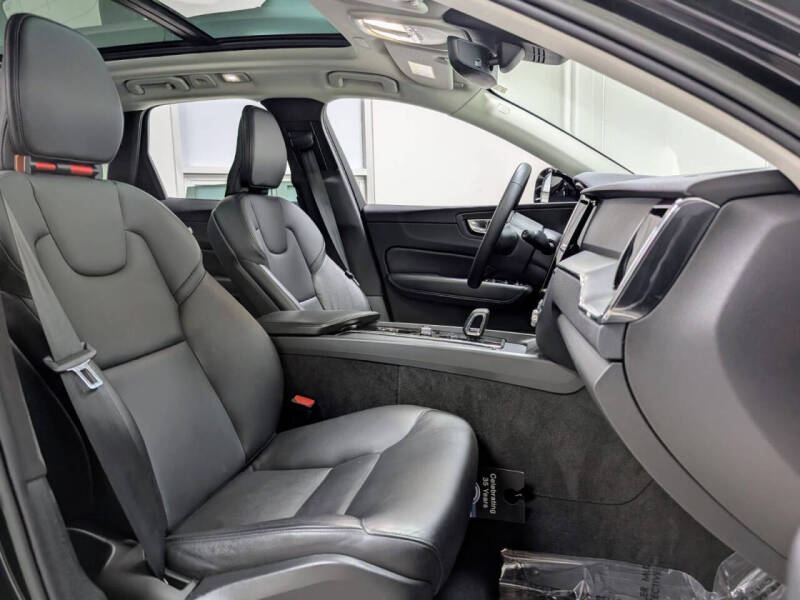 2023 Volvo XC60 B5 Core