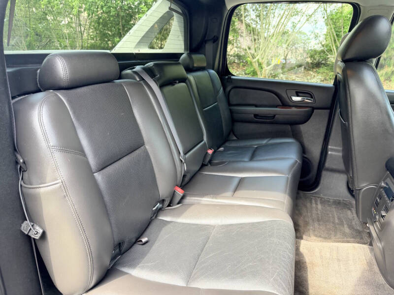 2011 Chevrolet Avalanche LTZ