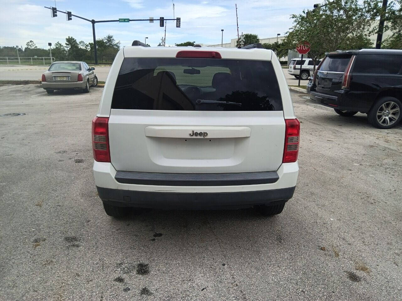 2017 Jeep Patriot SUV / Crossover - $9,950