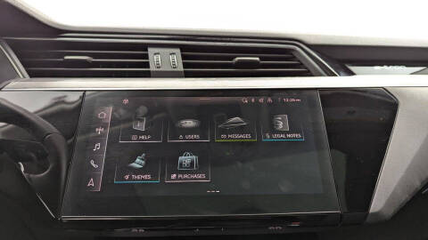 2023 Audi e-tron quattro Premium