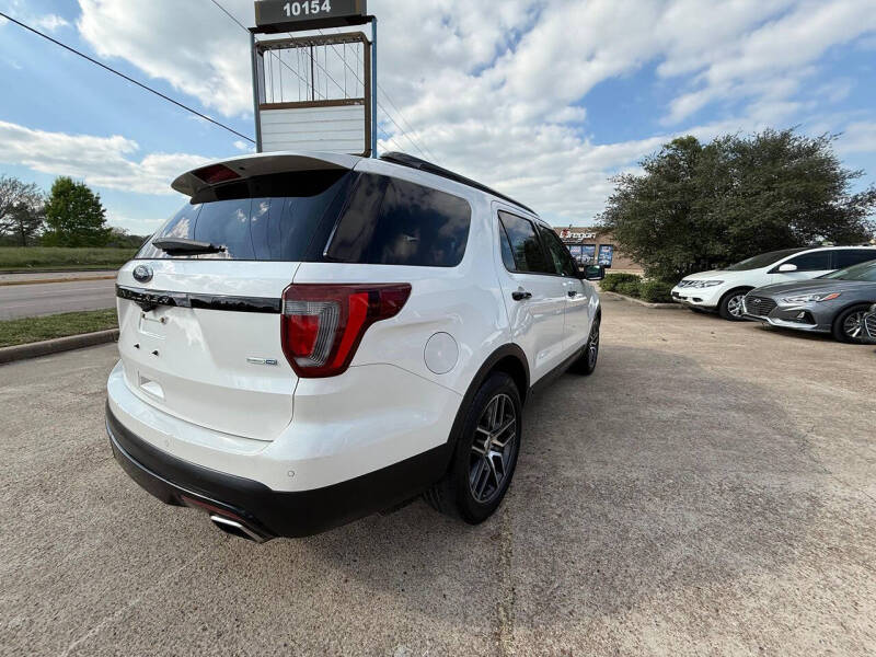 2016 Ford Explorer Sport