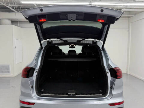 2018 Porsche Cayenne Platinum Edition