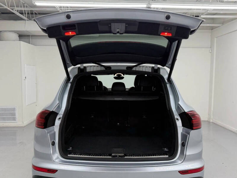 2018 Porsche Cayenne Platinum Edition