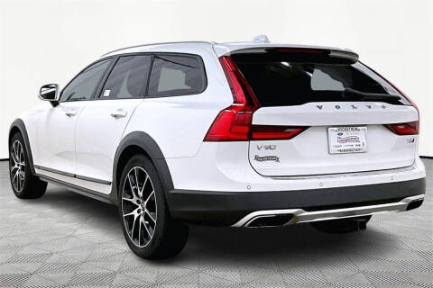 2020 Volvo V90 Cross Country T6