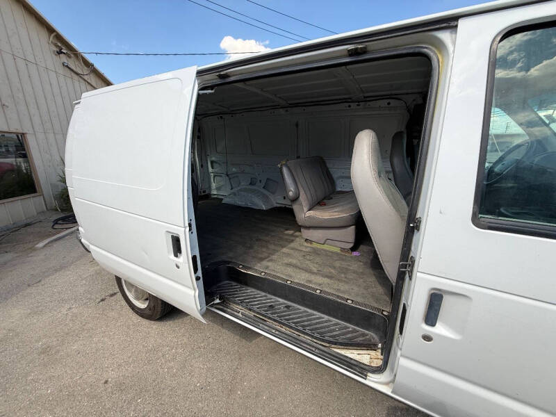 2002 Ford E-Series E-250