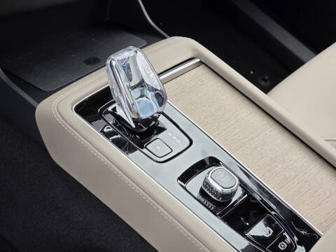 2026 Volvo XC90 B5 Core