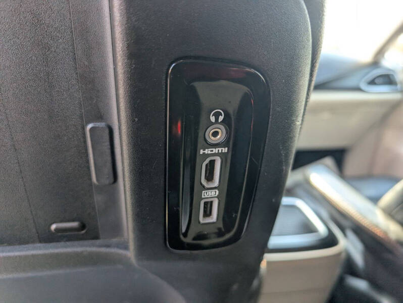 2017 Chrysler Pacifica Touring-L Plus