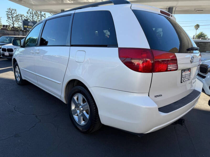 2004 Toyota Sienna