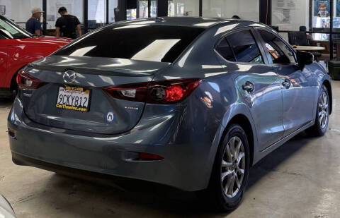 2016 Mazda MAZDA3 i Touring