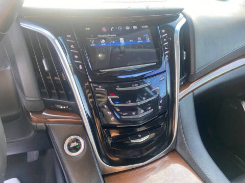2017 Cadillac Escalade ESV Luxury