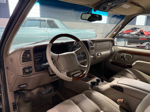 2000 Cadillac Escalade