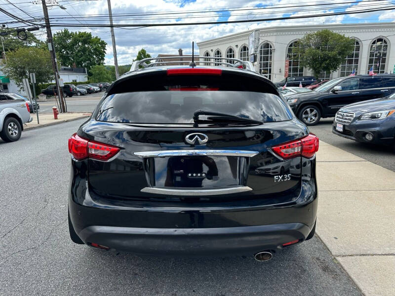 2011 Infiniti FX35