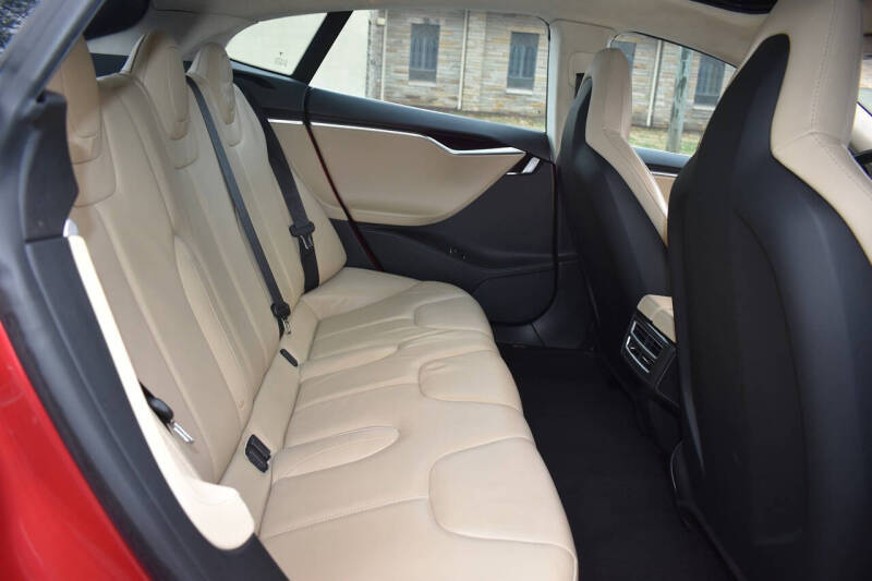 2014 Tesla Model S P85