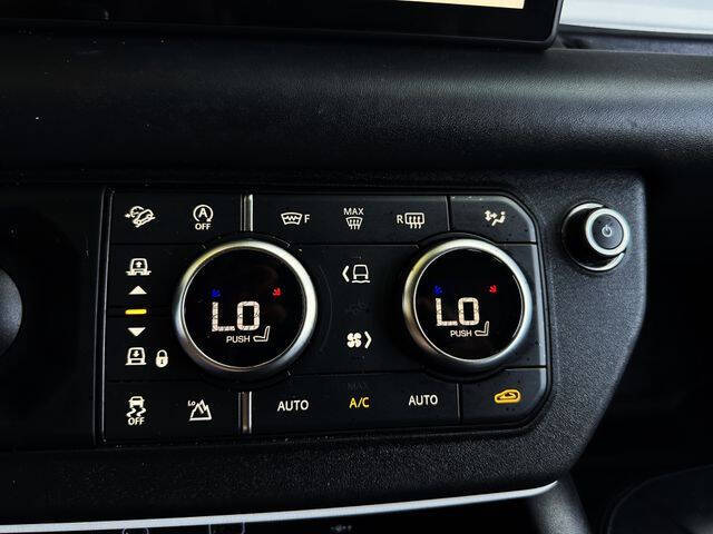 2020 Land Rover Defender 110 SE