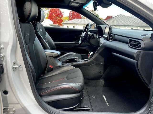 2020 Hyundai Veloster 2.0L Premium