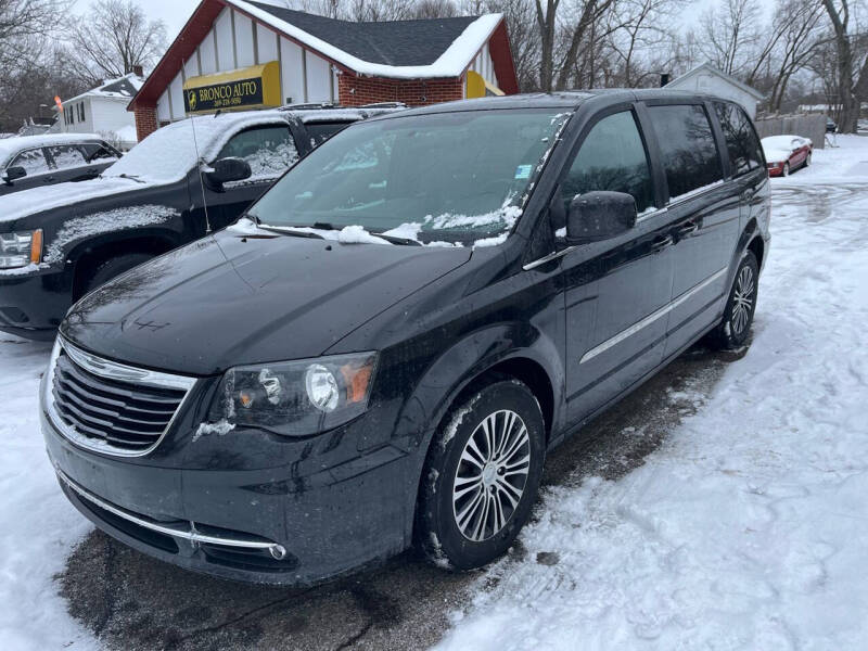 2014 Chrysler Town and Country for sale at Bronco Auto in Kalamazoo MI